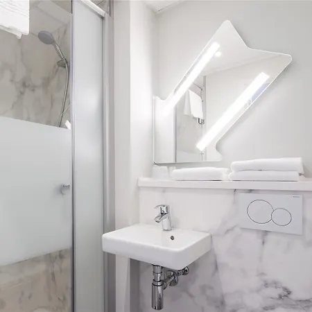 Ibis Budget Centrum Dampoort Otel Gent